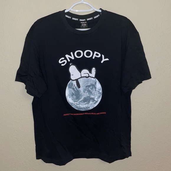 Snoopy themed Semir Shirt - Picture 1 of 2